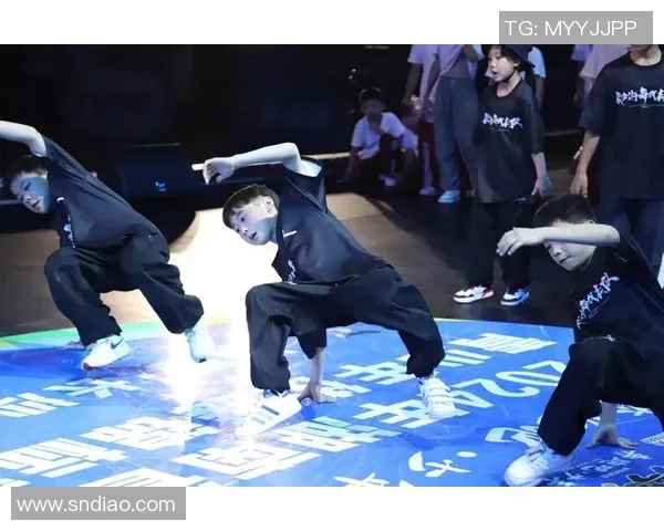 赛后复盘上海街舞队与南京街舞队精彩对决的节奏与表现分析